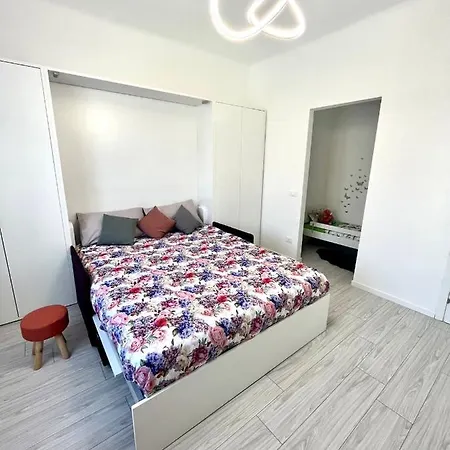 Marghespace Zona Stazione Centrale Con Letto Matrimoniale E Bagno Oda ve Kahvaltı Milano
